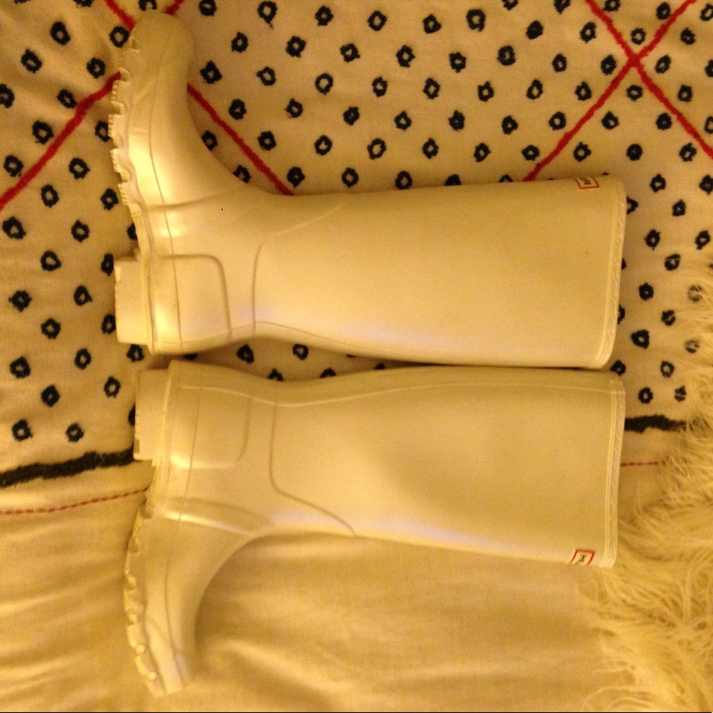 SOLD!! Hunter boots size 6 eu 37 pearl white